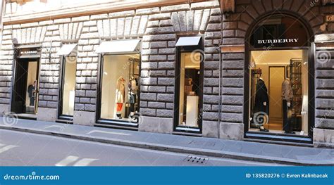 burberry roma via condotti telefono|Negozi Burberry a Roma, dove acquistare Burberry .